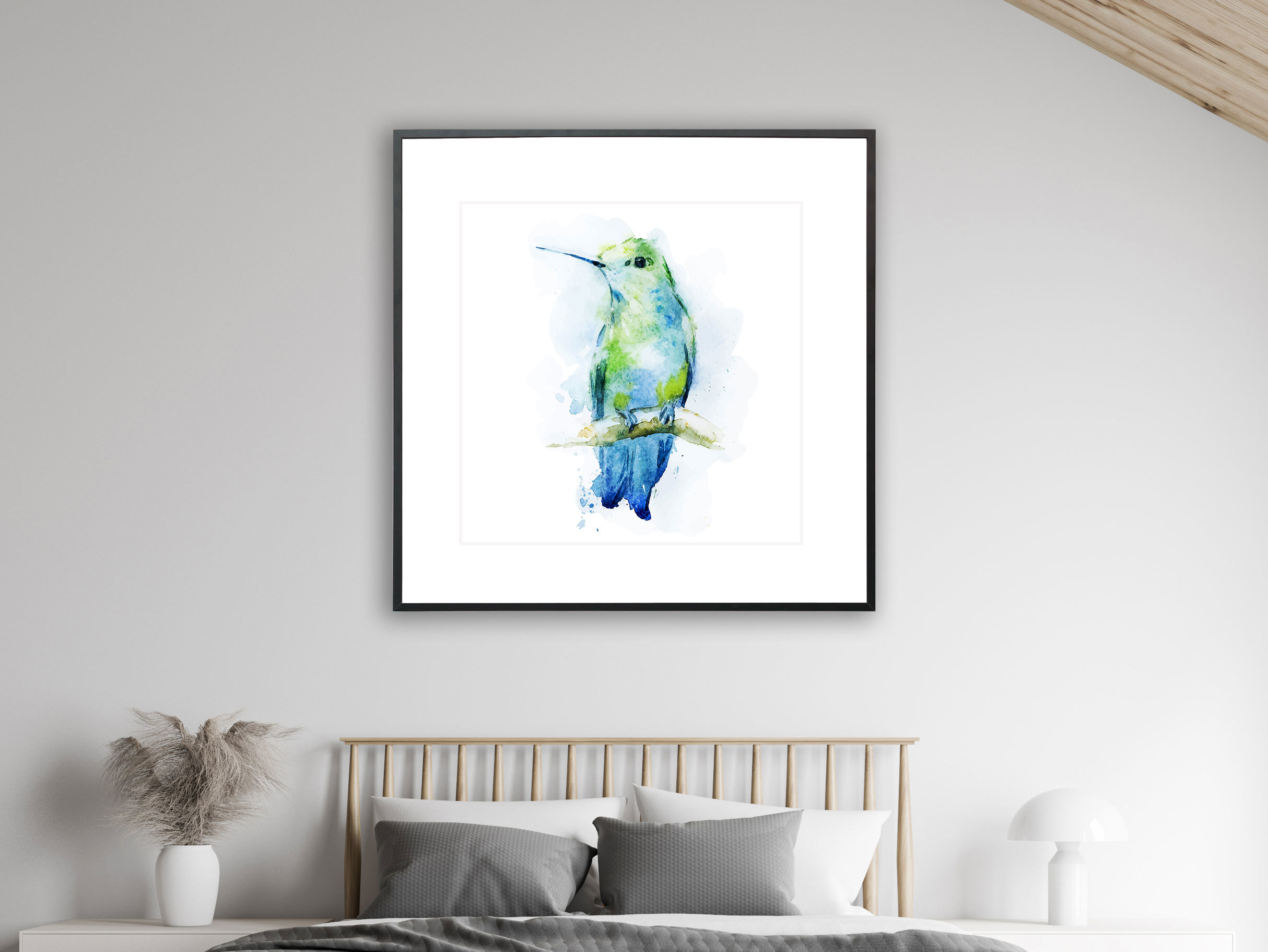 Blauer Vogel auf einem Ast sitzend